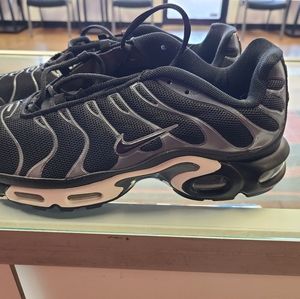 Nike Air Max Plus 604133-001 Size 11